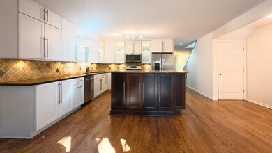912 Crain St in Evanston, IL - Building Photo - Building Photo
