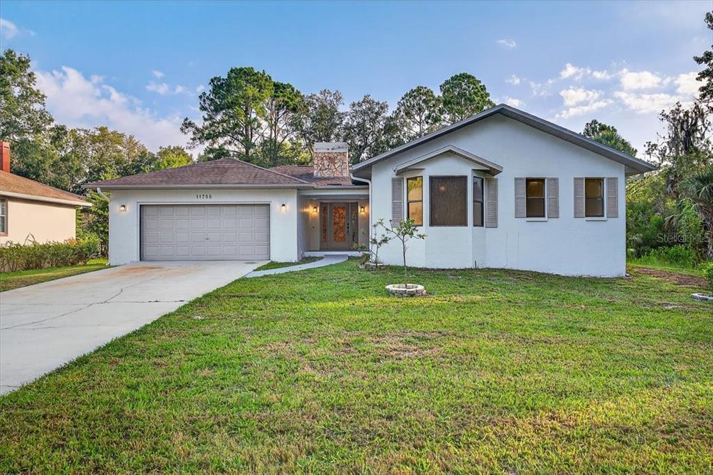 11755 W Fisherman Ln in Homosassa, FL - Foto de edificio