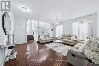 76 Blackburn Dr in Brantford, ON - Building Photo - Building Photo