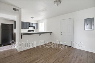 7710 N Coronet Ct in New Orleans, LA - Building Photo - Building Photo