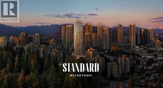 6468 Willingdon Ave in Burnaby, BC - Building Photo