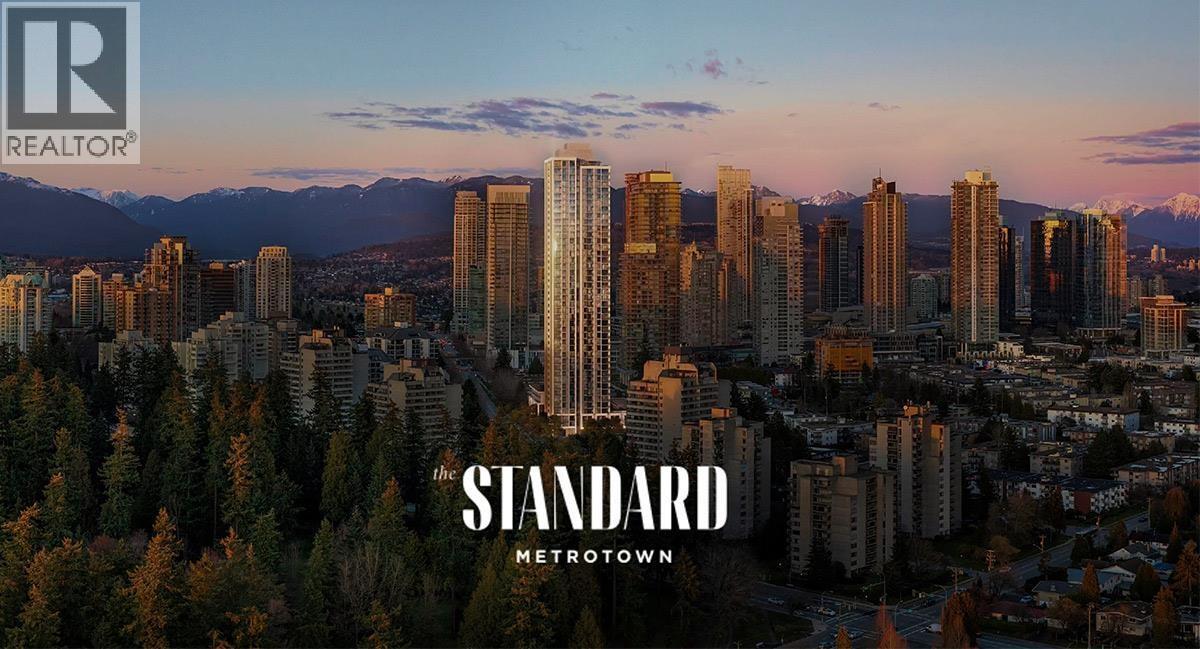 6468 Willingdon Ave in Burnaby, BC - Building Photo