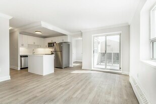 3141 Jaguar Valley in Mississauga, ON - Building Photo