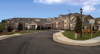 Brooke Pointe Manor Apartments