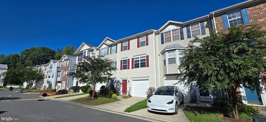 8881 Goose Landing Cir in Columbia, MD - Building Photo