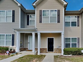 2228 Bigwood Trail in Atlanta, GA - Building Photo