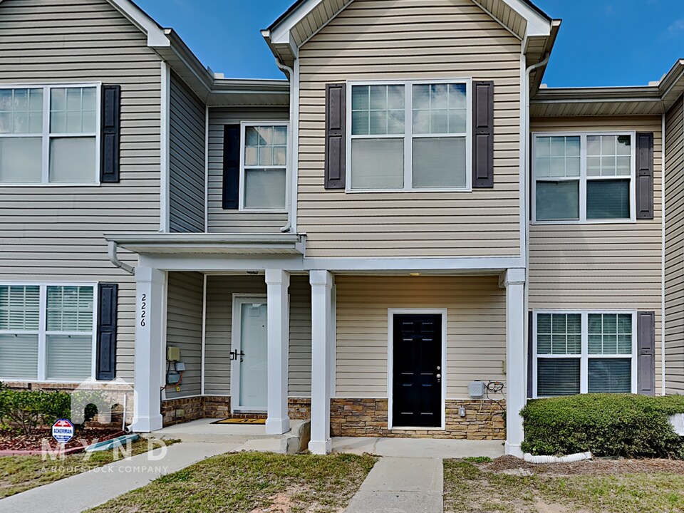 2228 Bigwood Trail in Atlanta, GA - Building Photo