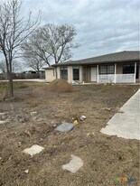 136 Discovery Ln in San Marcos, TX - Building Photo