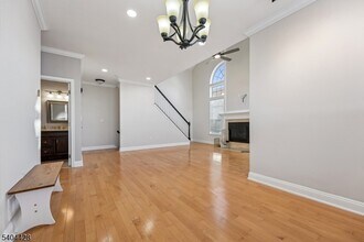 52 Wildflower Ln in Morristown, NJ - Building Photo - Building Photo