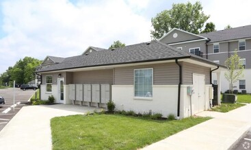 858 Taylor Station Rd-Unit -858 Unit 104 in Columbus, OH - Foto de edificio - Building Photo