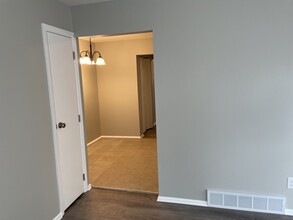 1152 Dennis Ln, Unit #1 in Hamilton, OH - Building Photo - Building Photo