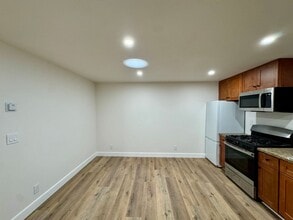 310 Hansbery Way in Santa Rosa, CA - Building Photo - Building Photo