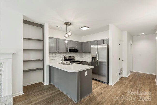 property at 3220 Selwyn Farms Ln