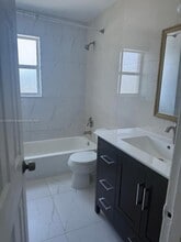 722 NE 8th St in Hallandale Beach, FL - Building Photo - Building Photo