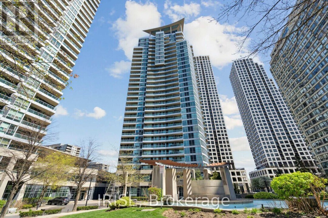 1-2811 Elm Dr W in Mississauga, ON - Building Photo