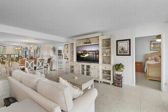 3412 NE Causeway Blvd in Jensen Beach, FL - Building Photo - Building Photo