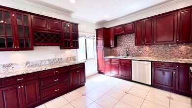 15061 Sherman Way in Los Angeles, CA - Building Photo - Building Photo