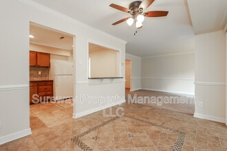 123 Echelon Rd in Voorhees Township, NJ - Foto de edificio - Building Photo