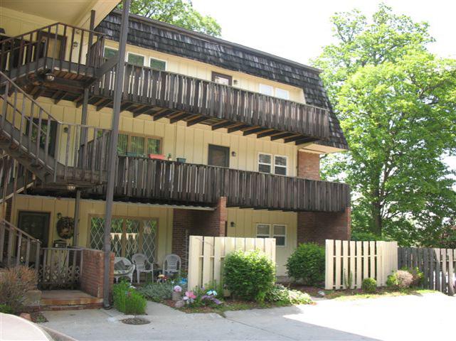 Adams Earl Luxury Condos in Lafayette, IN - Building Photo