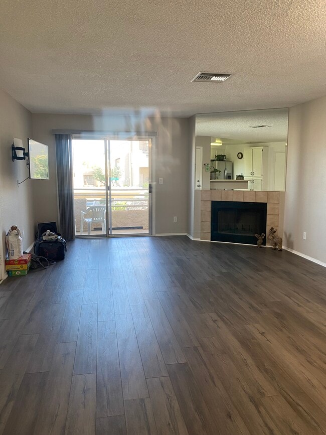 2160 Highpointe Dr, Unit 103 in Laughlin, NV - Building Photo - Building Photo