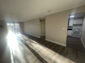 799 Farm Rd, Unit 29 in Marlborough, MA - Building Photo