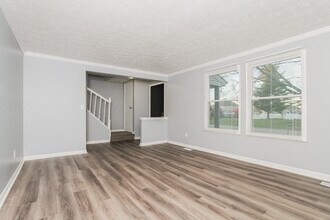 7847 Kingsgate Way in West Chester Township, OH - Building Photo - Building Photo