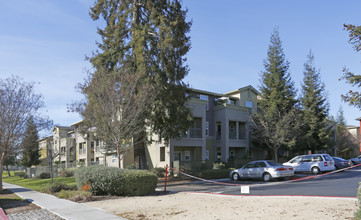 Oak Circle in San Jose, CA - Building Photo - Building Photo