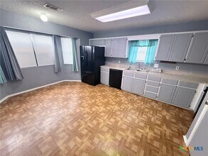 2502 Transit Dr in Killeen, TX - Building Photo - Building Photo