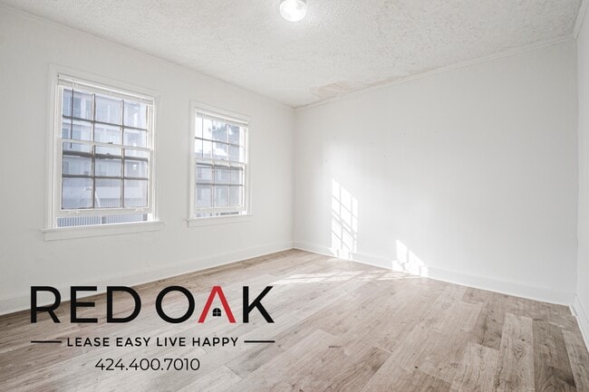 450 S Kenmore Ave in Los Angeles, CA - Building Photo - Building Photo