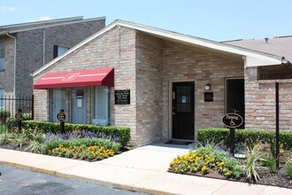 Meridian Apartments in Houston, TX - Foto de edificio - Building Photo