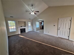 558 Copper Creek Dr in Raeford, NC - Building Photo - Building Photo
