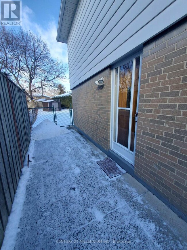 162 Bartley Bull Pkwy in Brampton, ON - Building Photo - Building Photo