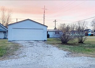 201 Sheridan St in Loogootee, IN - Foto de edificio - Building Photo