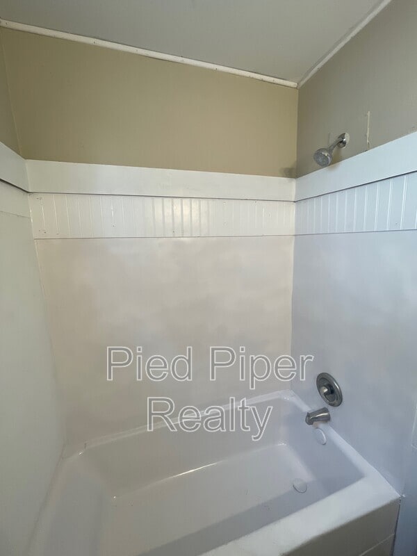 1254 S Chicago Ave in Freeport, IL - Building Photo - Building Photo