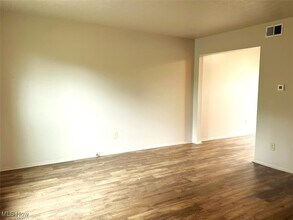 430 Canton Rd in Wintersville, OH - Foto de edificio - Building Photo
