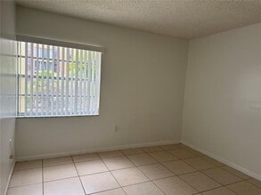 9380 W Flagler St in Miami, FL - Building Photo - Building Photo