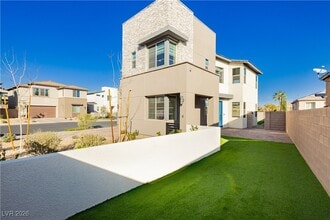 6124 Redstone Hls Dr in Las Vegas, NV - Building Photo - Building Photo