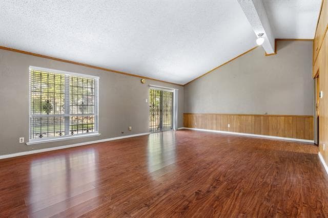 1105 Lawson Dr in Garland, TX - Foto de edificio - Building Photo