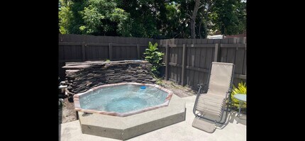 2924 NW 69th Ct in Fort Lauderdale, FL - Building Photo - Building Photo