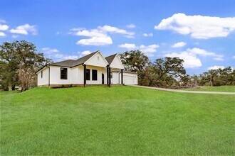 461 Rancho Chico Trail in Angleton, TX - Building Photo - Building Photo
