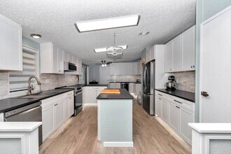 5839 SW 59th St in Ocala, FL - Foto de edificio - Building Photo