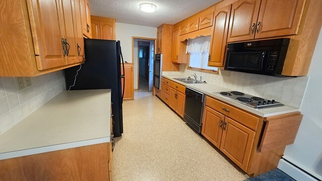 6075 NE 10th St in Des Moines, IA - Building Photo - Building Photo