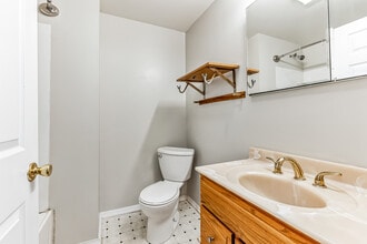 123 Main St in Hellertown, PA - Building Photo - Building Photo