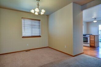 1503 NW Almond Loop in Oak Harbor, WA - Building Photo - Building Photo