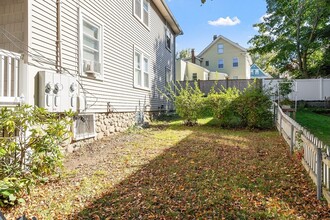 25 Felton Pl in Melrose, MA - Building Photo - Building Photo