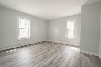 194 N Chestnut St in Massapequa, NY - Building Photo - Building Photo