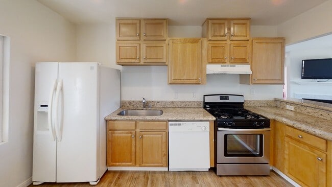 5184 Ewing St in San Diego, CA - Building Photo - Building Photo