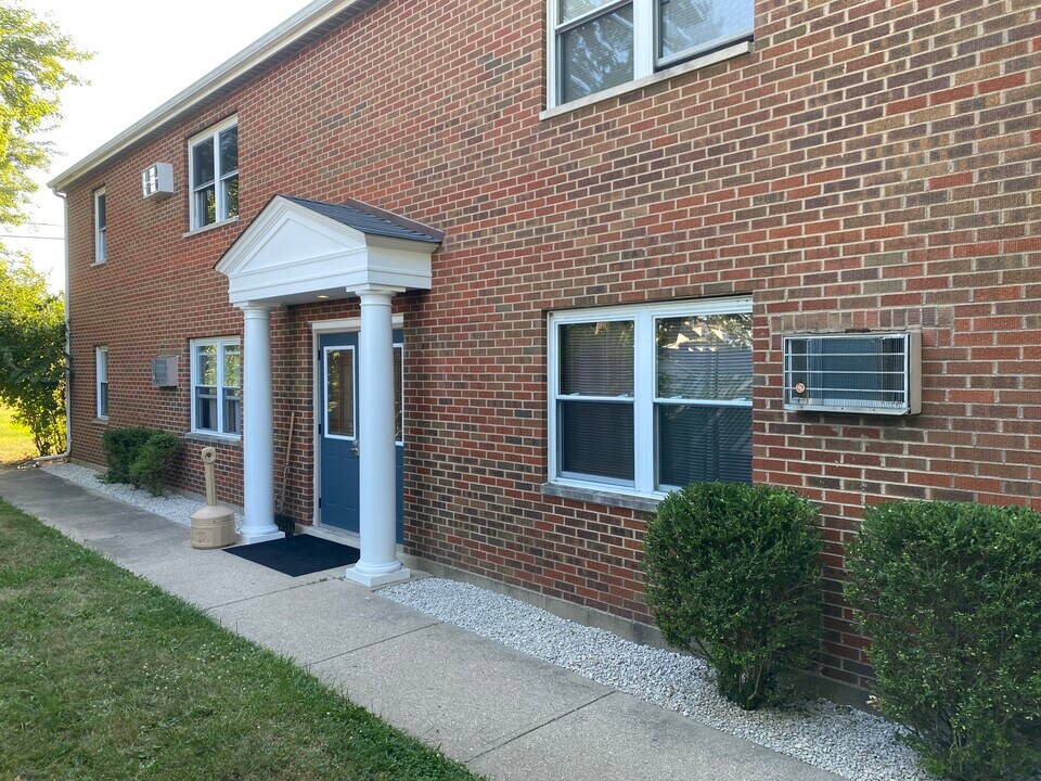 5271 Hester Rd, Unit 2 in Oxford, OH - Building Photo