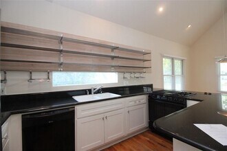 604 W Annie St in Austin, TX - Building Photo - Building Photo