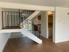 4066 Weymouth Ln in Sacramento, CA - Building Photo - Building Photo